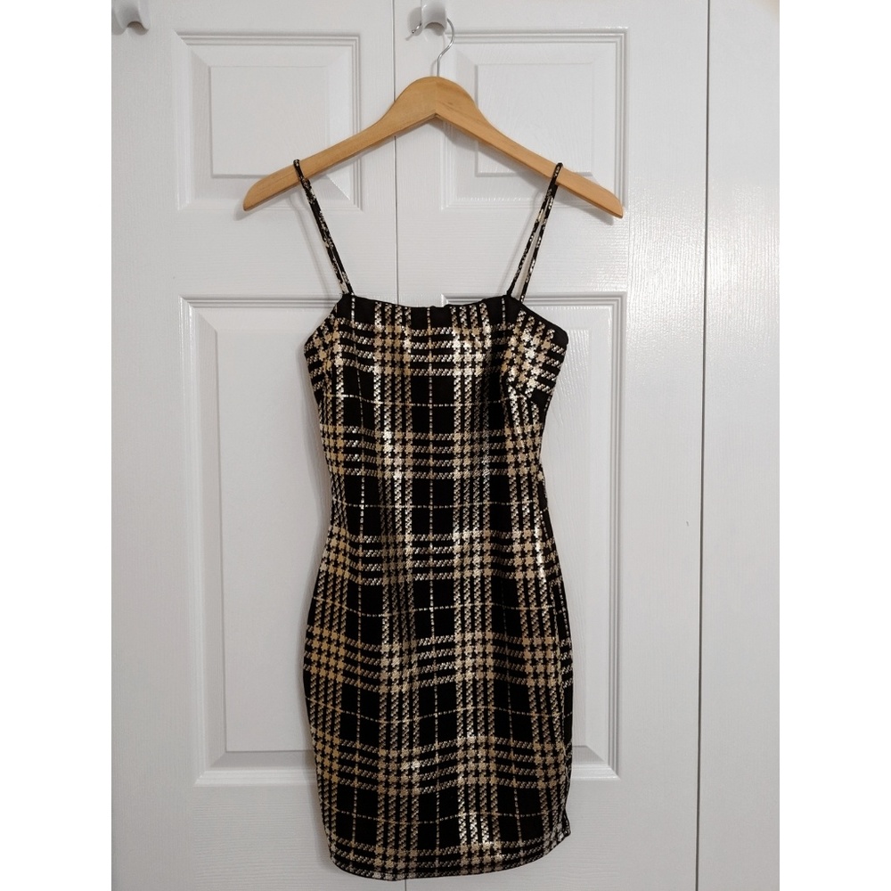 Fashion Nova bodycon black & gold dress